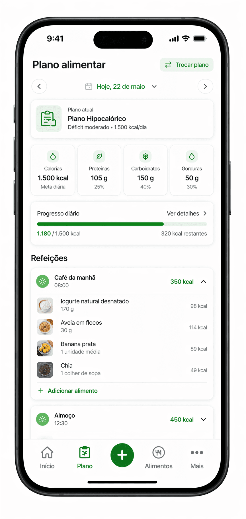 Tela do plano alimentar no app: metas diárias, progresso e refeições com itens detalhados.
